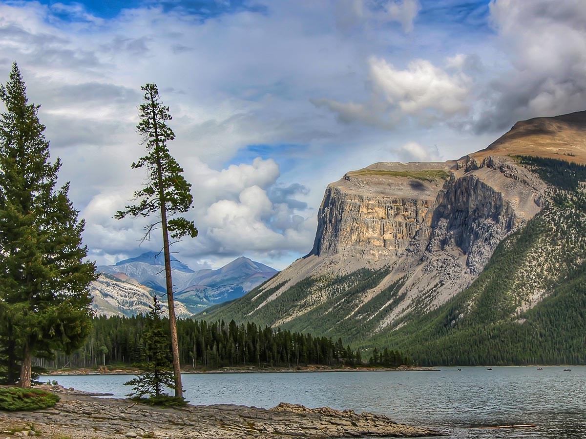 Classic Rockies tour in the Canadian Rockies include hiking in Banff