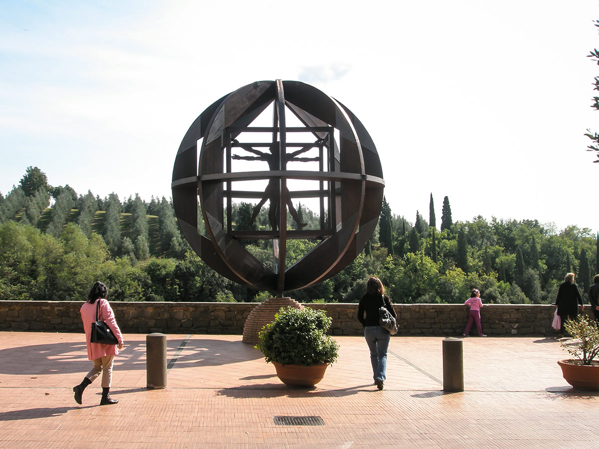 Self-guided biking tour from Pisa to Florence include visiting Leonardo Da Vinci Museum