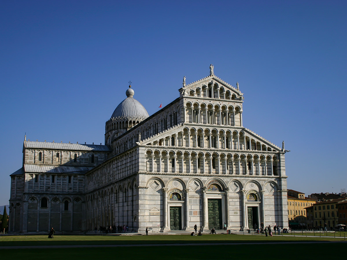 Piazza dei Miracoli seen on self-guided biking tour from Pisa to Florence Tuscany