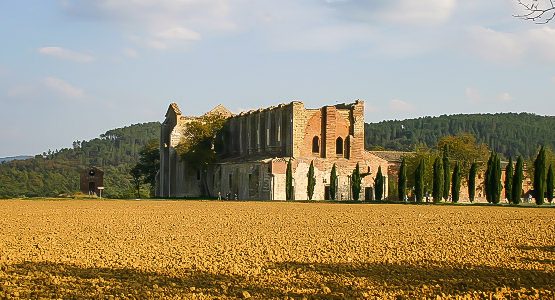 Self-guided biking tour in Val dOrcia Tuscany rewards with stunning views