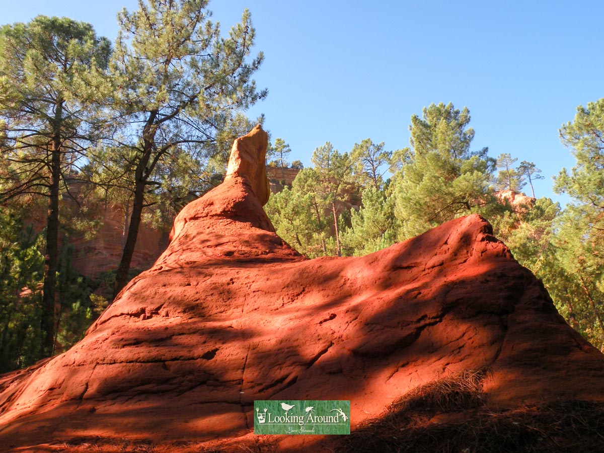 Red rocks seen hiking along Luberon walking tour