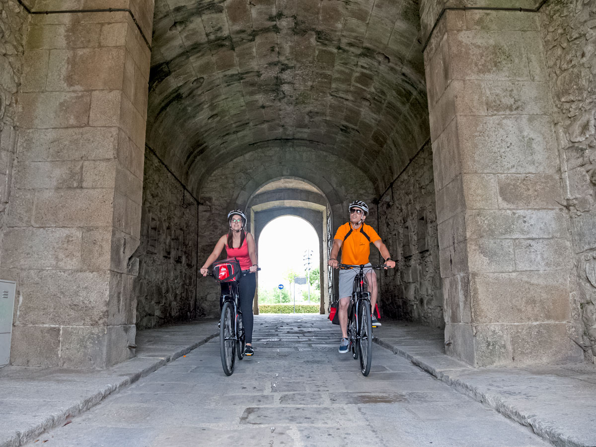 Biking tunnels arches Valença