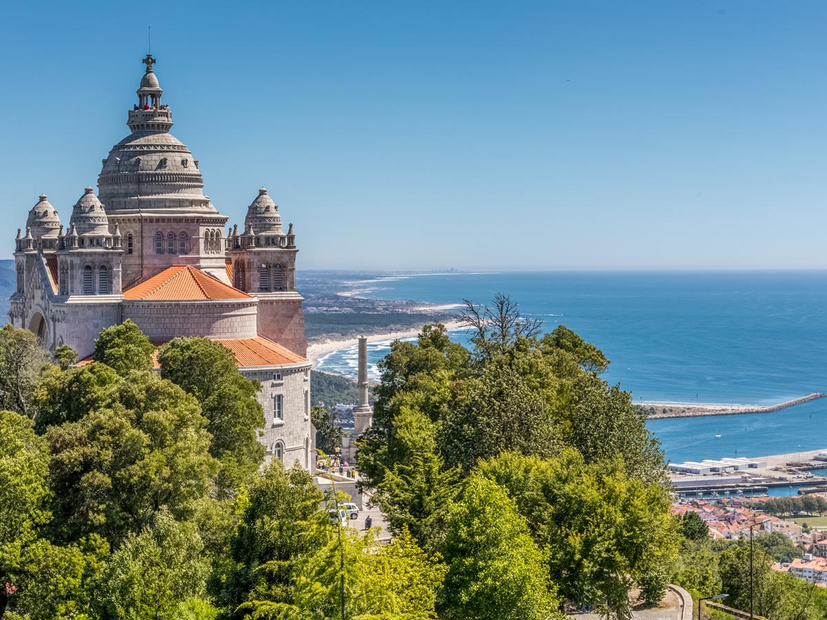 Viana do Castelo by the ocean