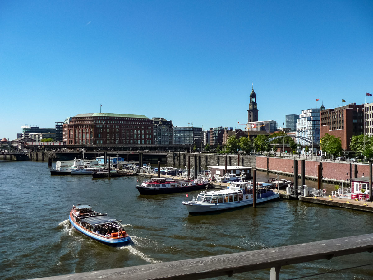 Hamburg am Elberadweg View to Hamburg city boat trasport and harbour AugustusTours