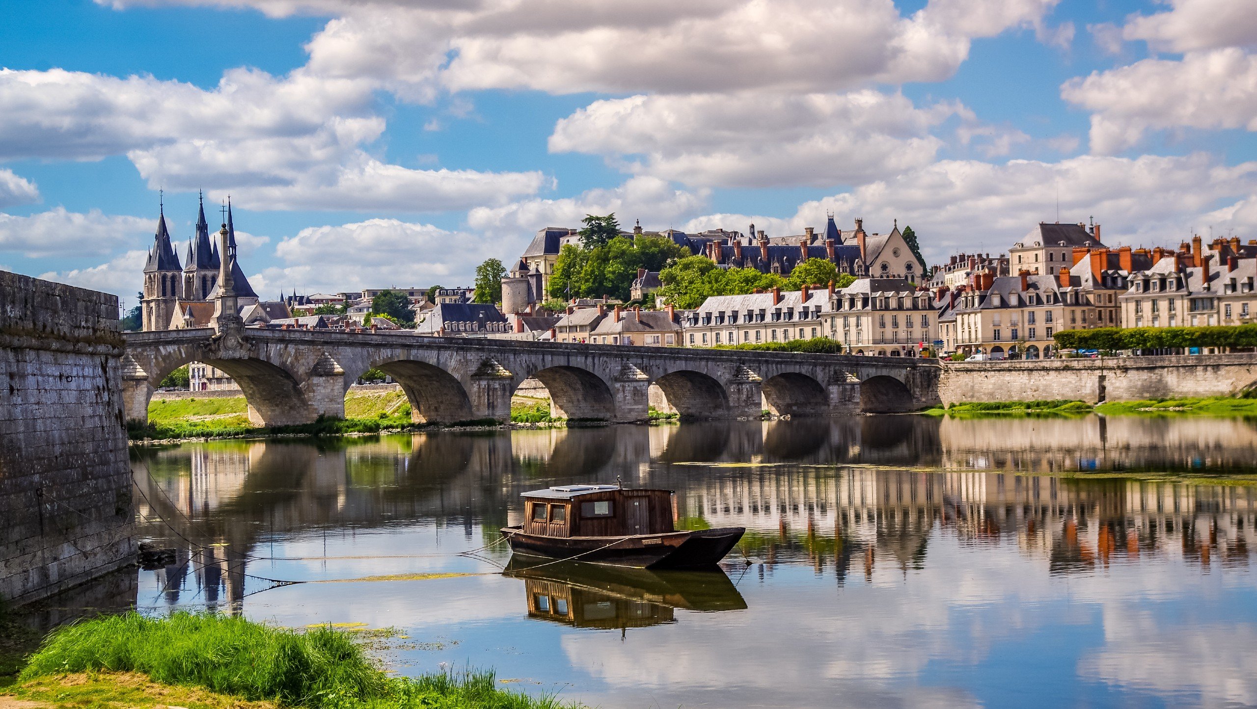 Loire Valley: The Land of Castles Cycling Tour