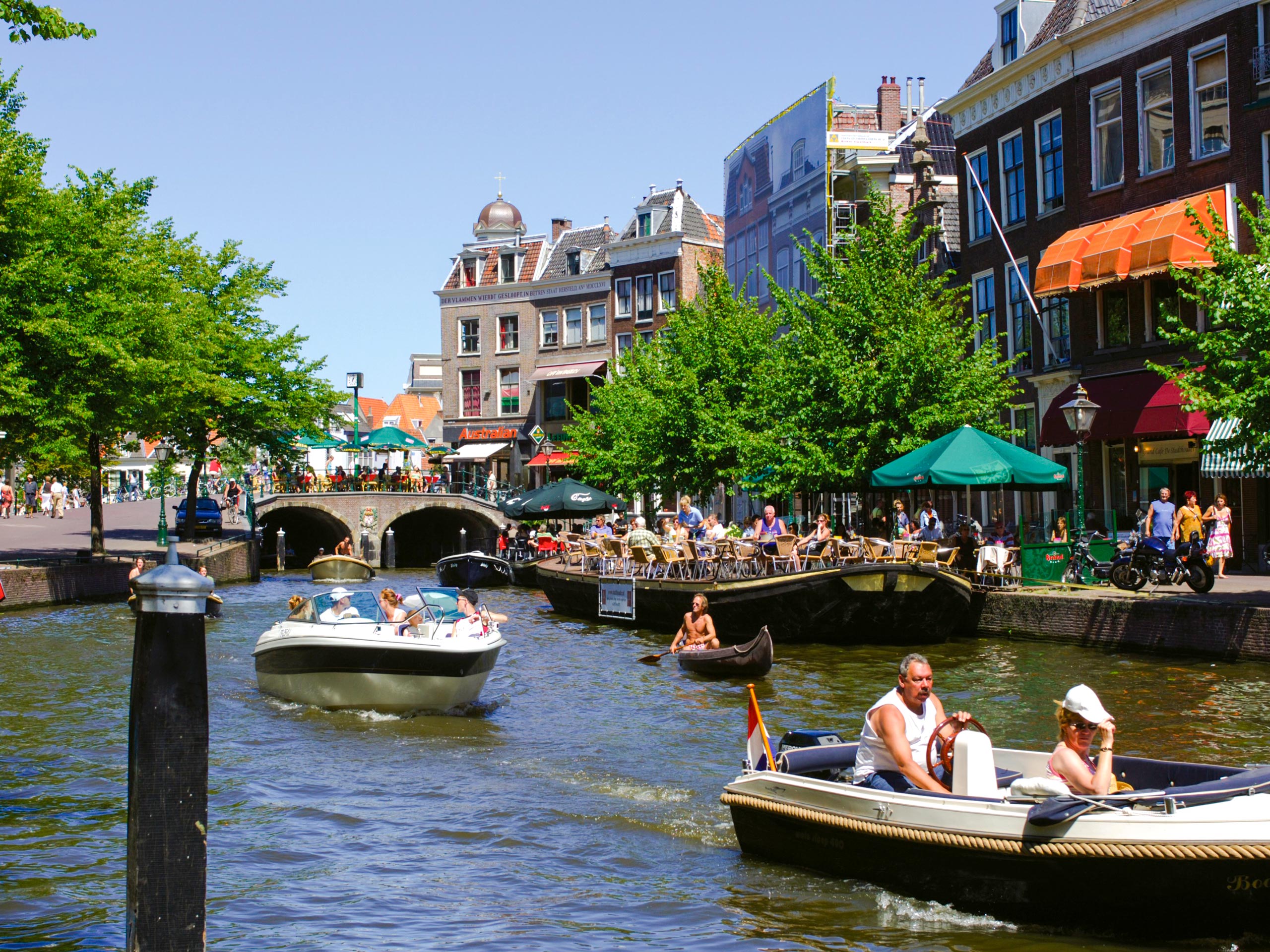 Grachten Leiden boat trip on the canal