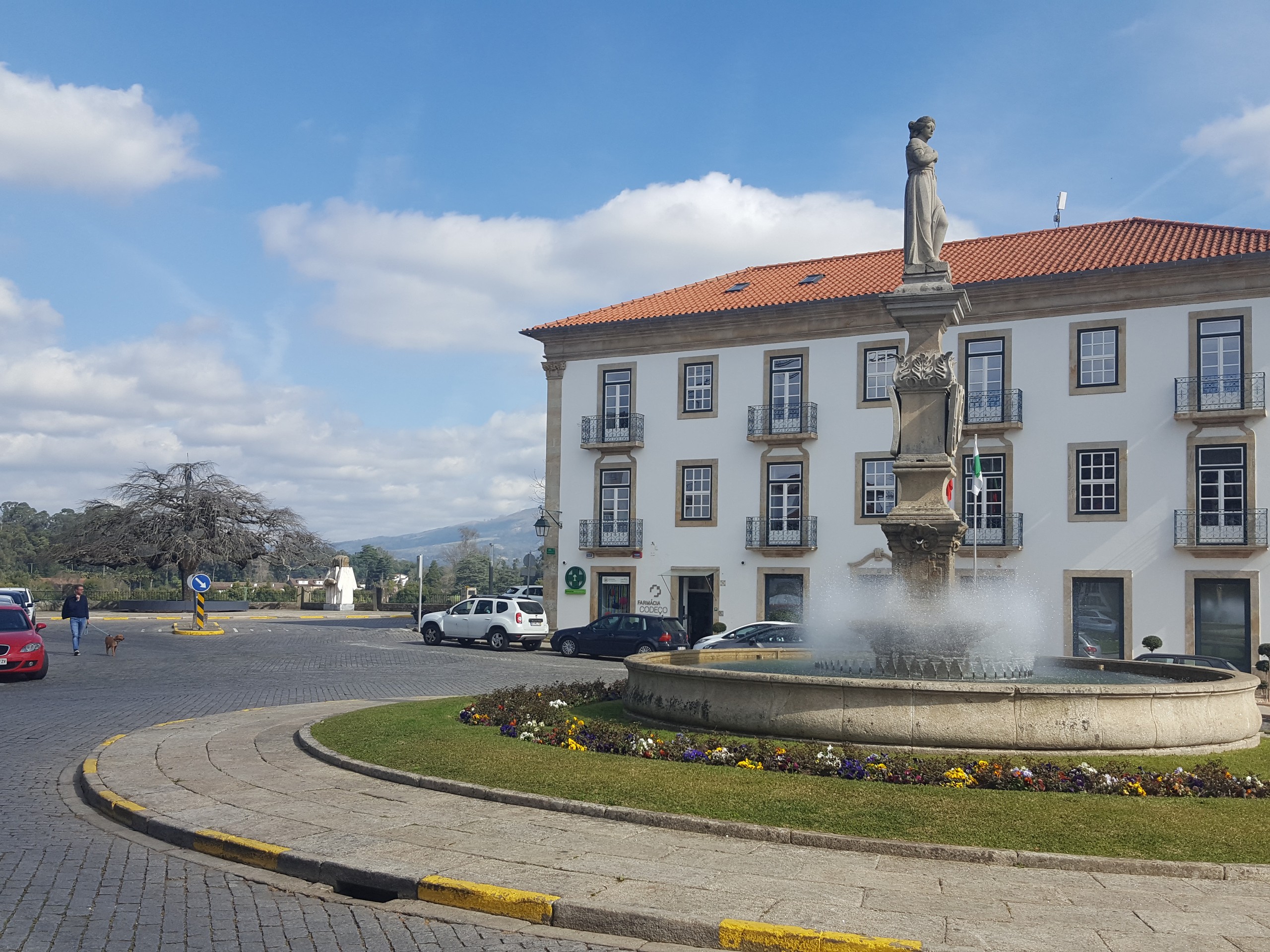 Monçao center