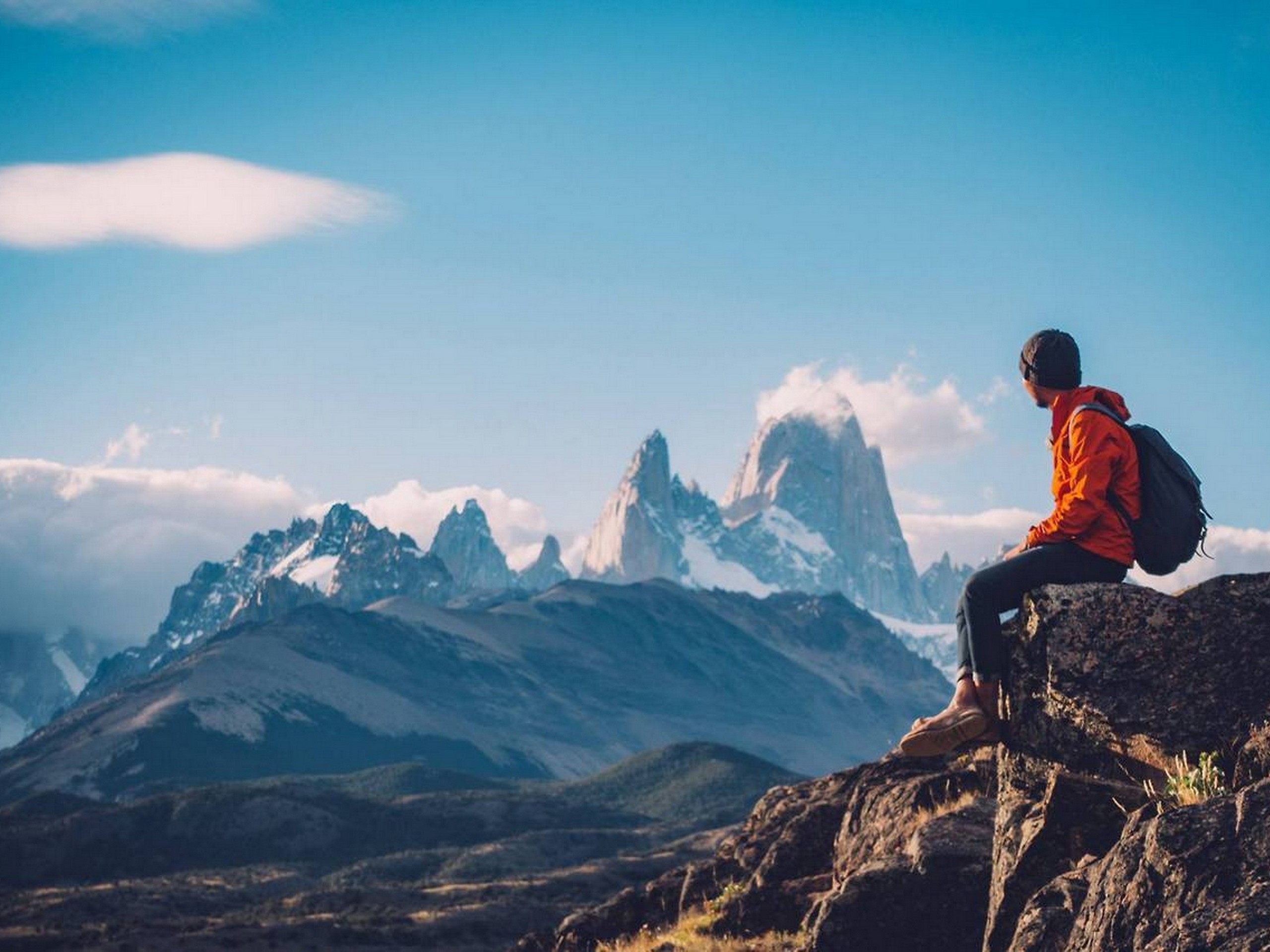 Hiker looking at Fitz Roy mountains