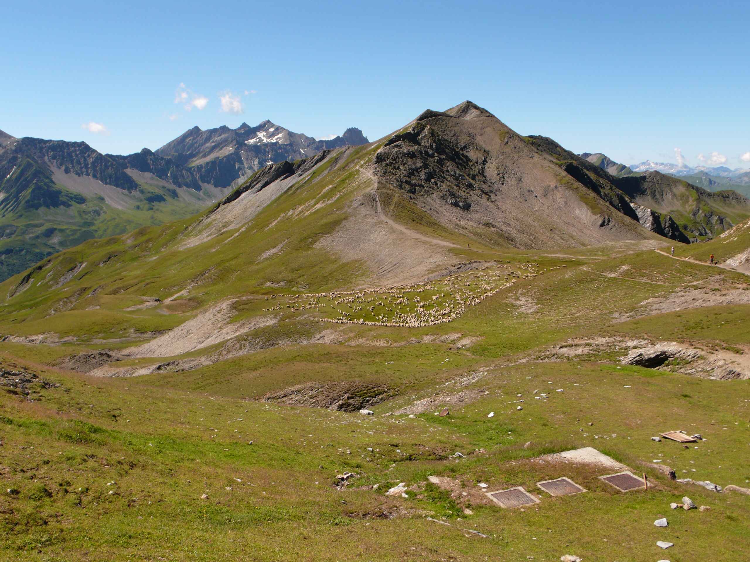 Guided Tour du Mont Blanc in Mountain Huts - 01