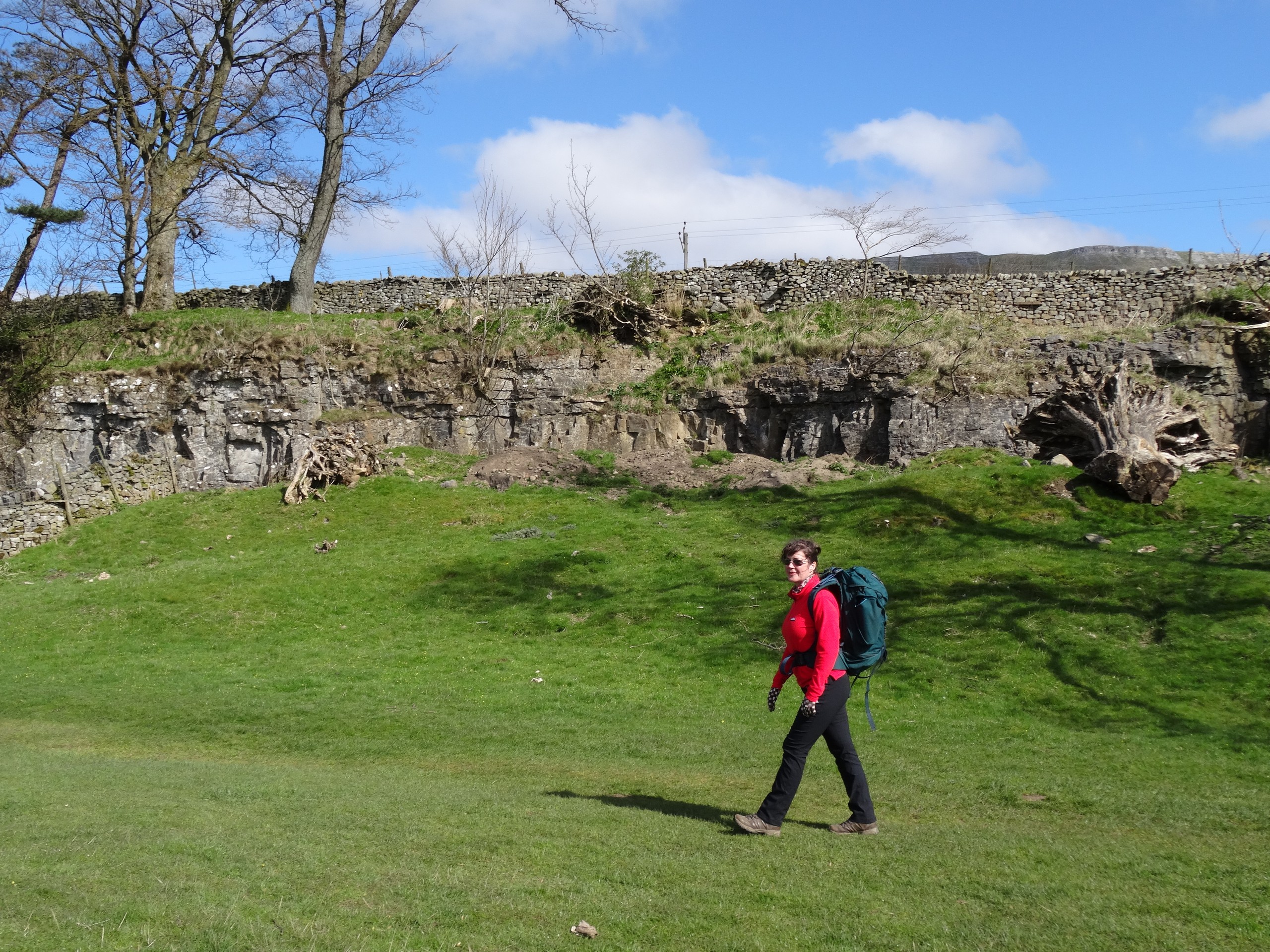 Walking to Hardraw (c)John Millen