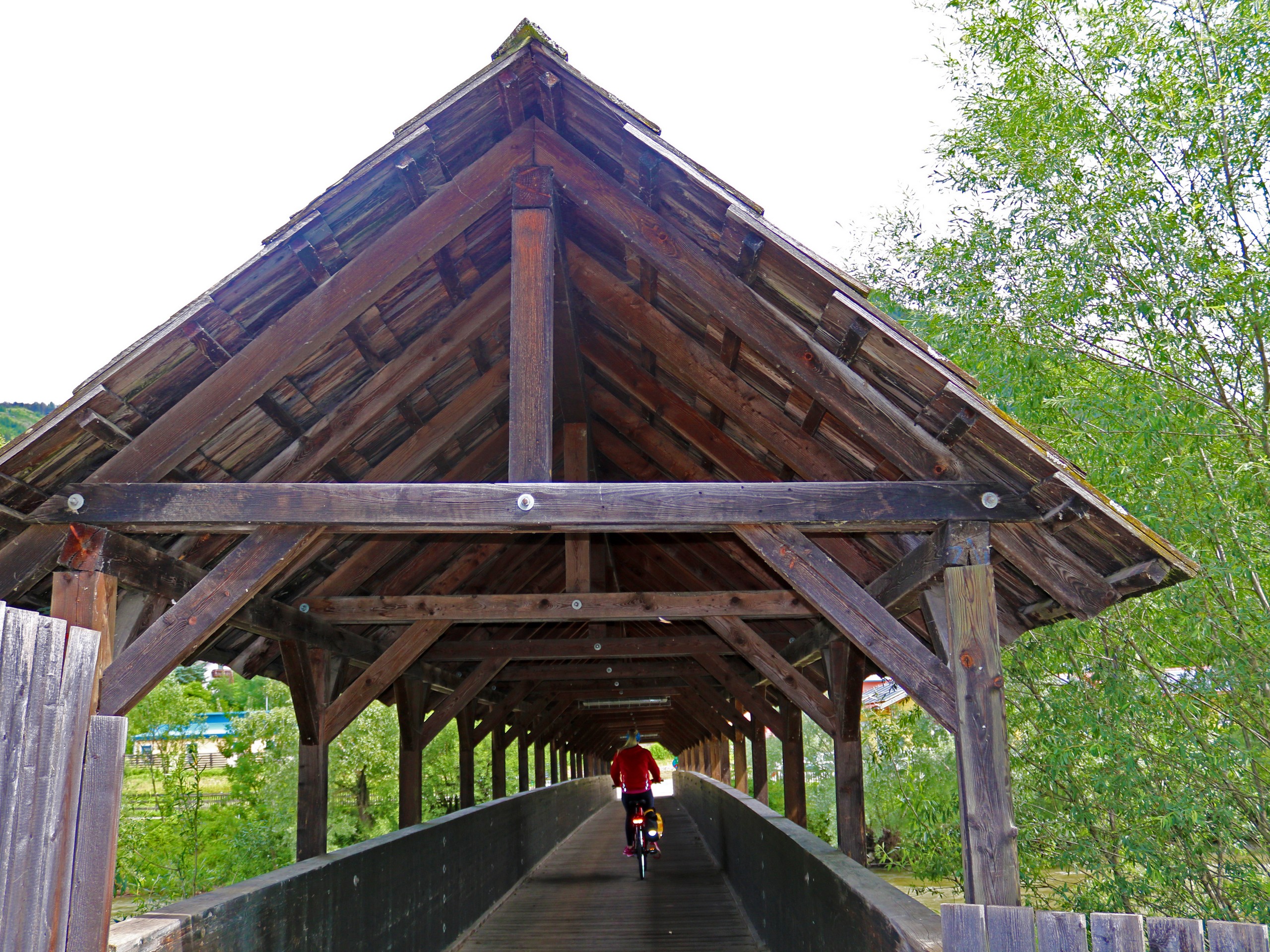 Crossing the bridge while cycling the Mur's path