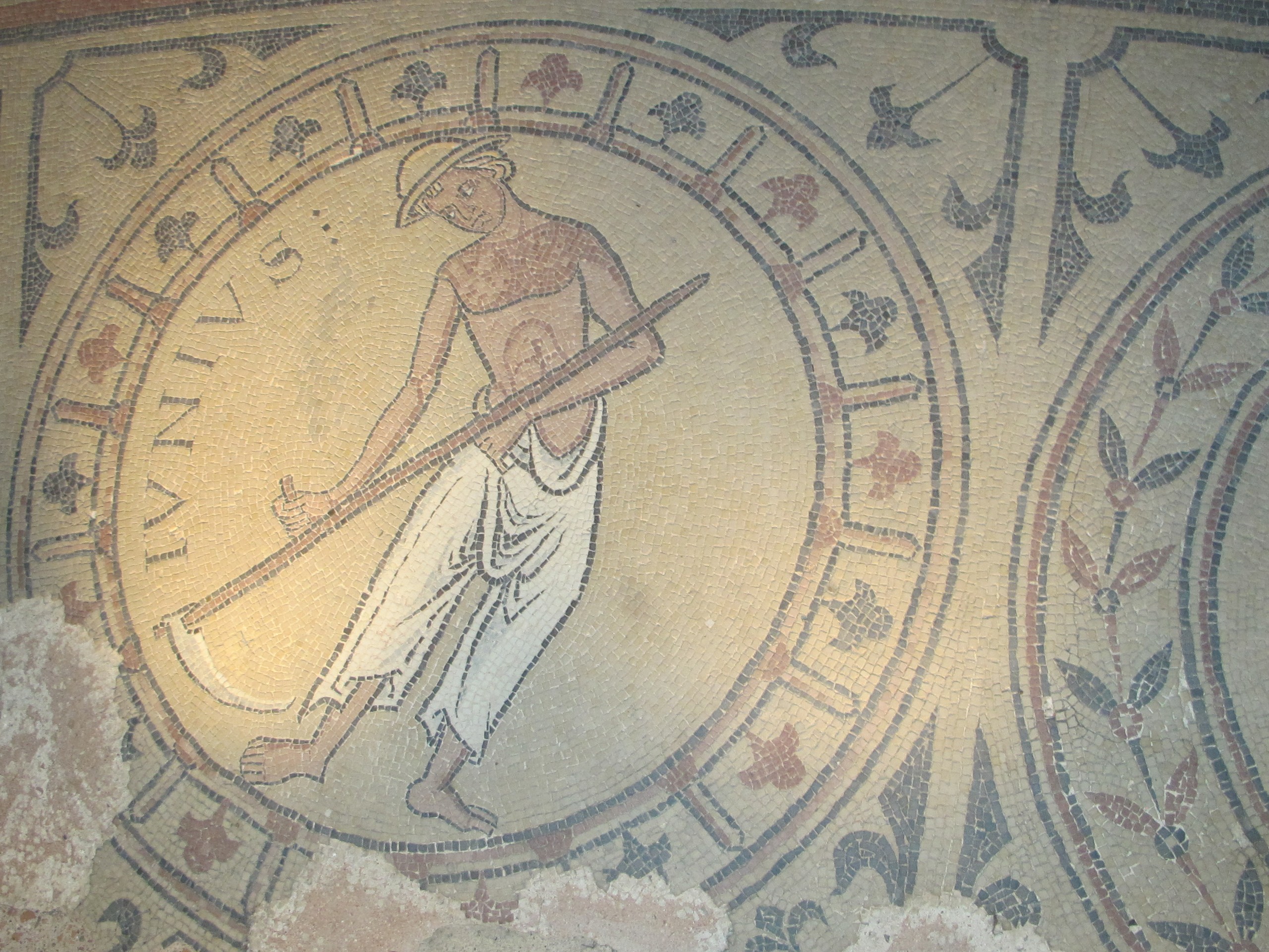 Mosaïque du XIIe siècle de l'abbaye Saint-Philibert de Tournus © Jean-Claude Praire