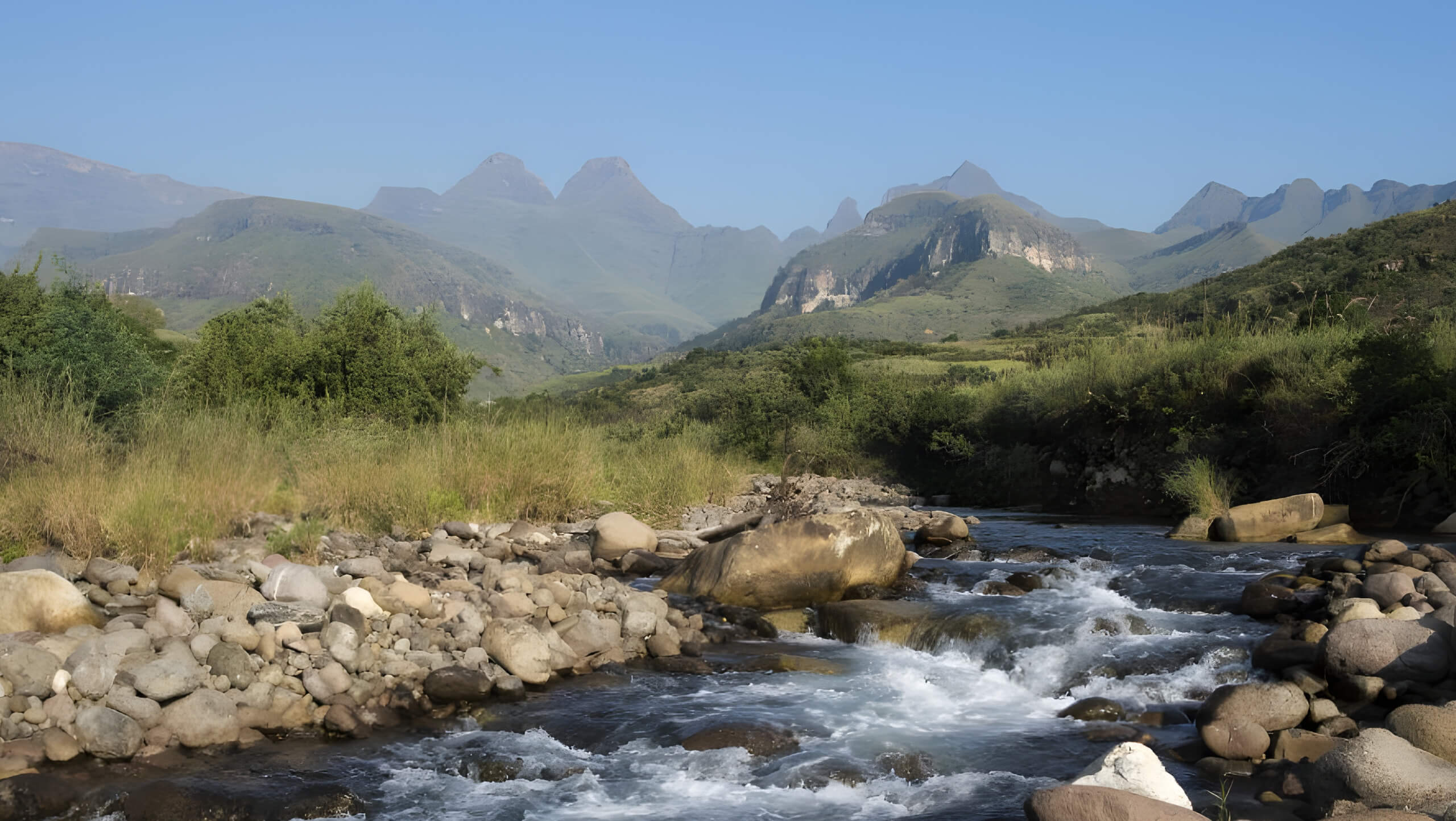 Drakensberg Deluxe Hiking Tour