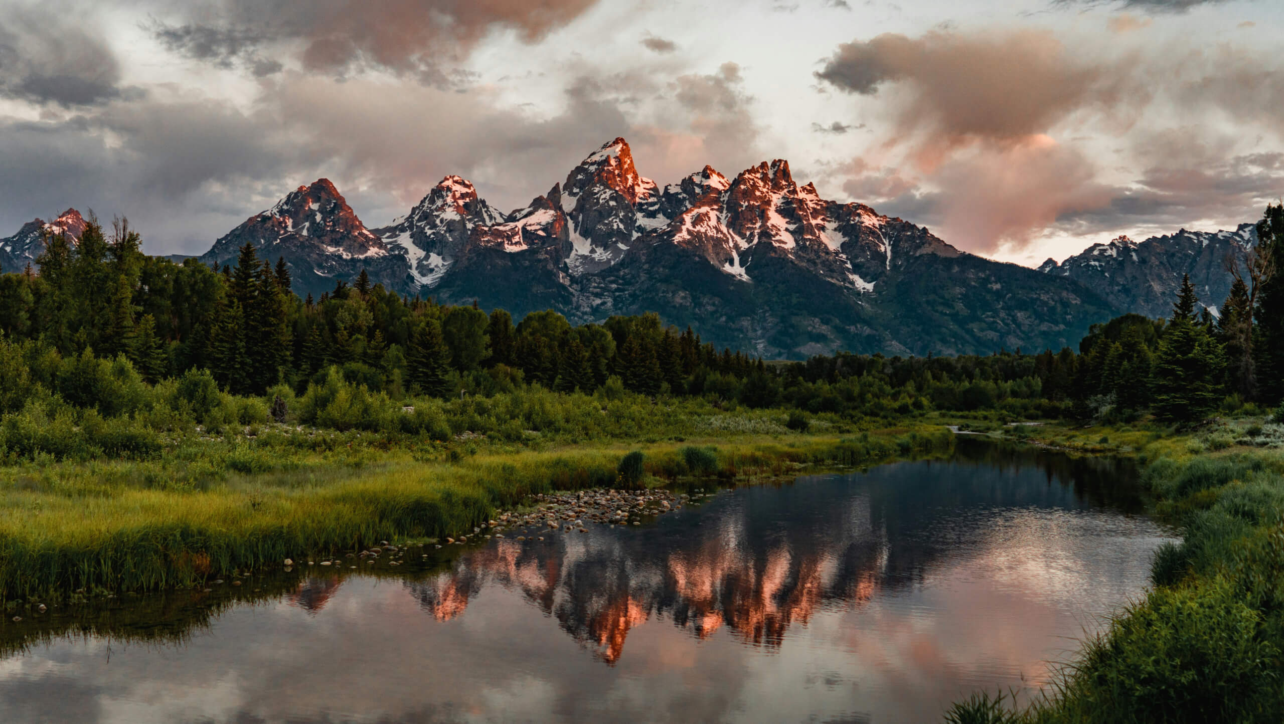 Grand Teton and Yellowstone Hiking Tour