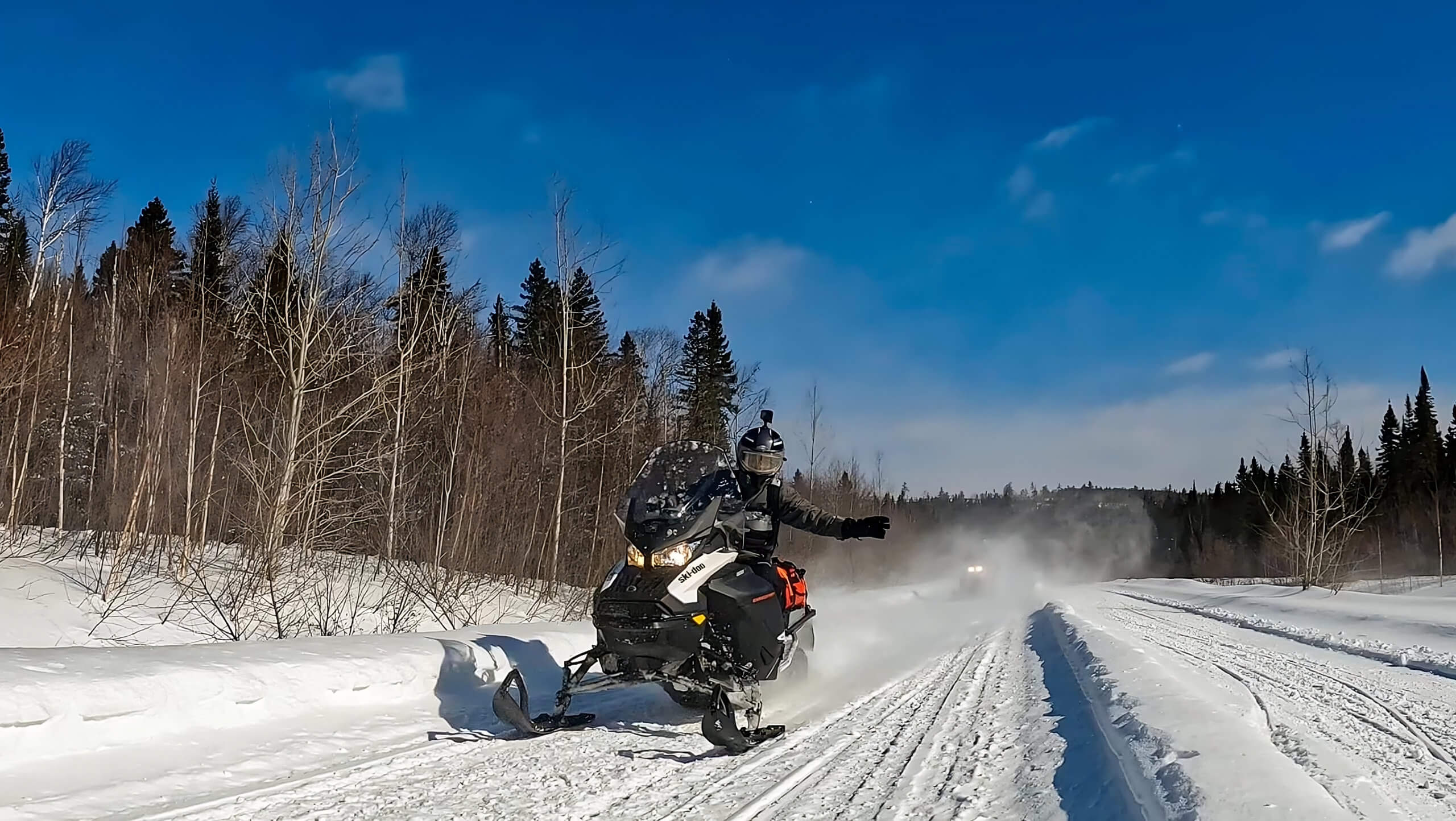 3-Day Snowmobile Tour in Laurentians