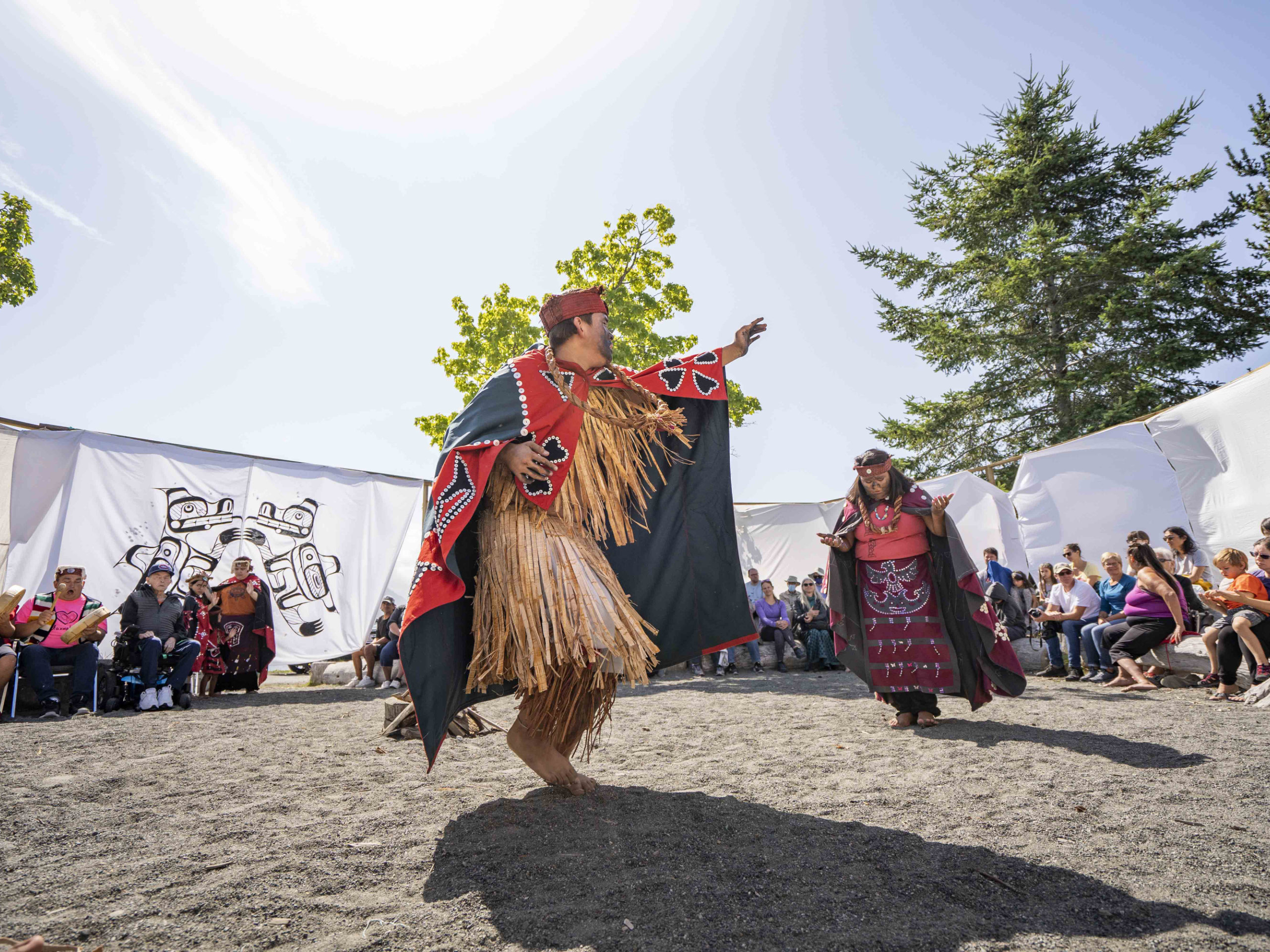 Alert Bay, T'sasala Cultural Group dance performance