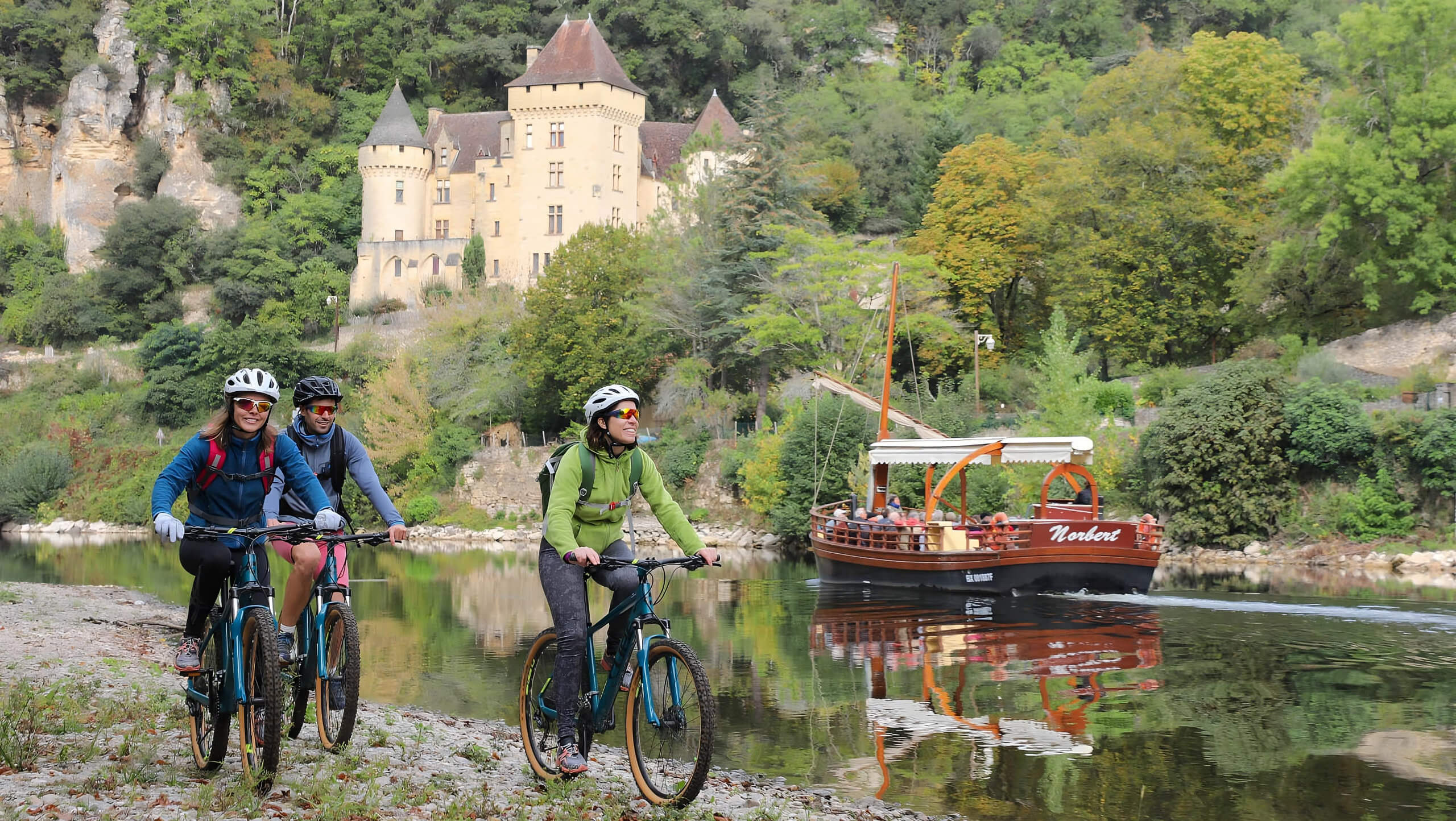 Best of Dordogne & Vézère Valleys Cycling Tour