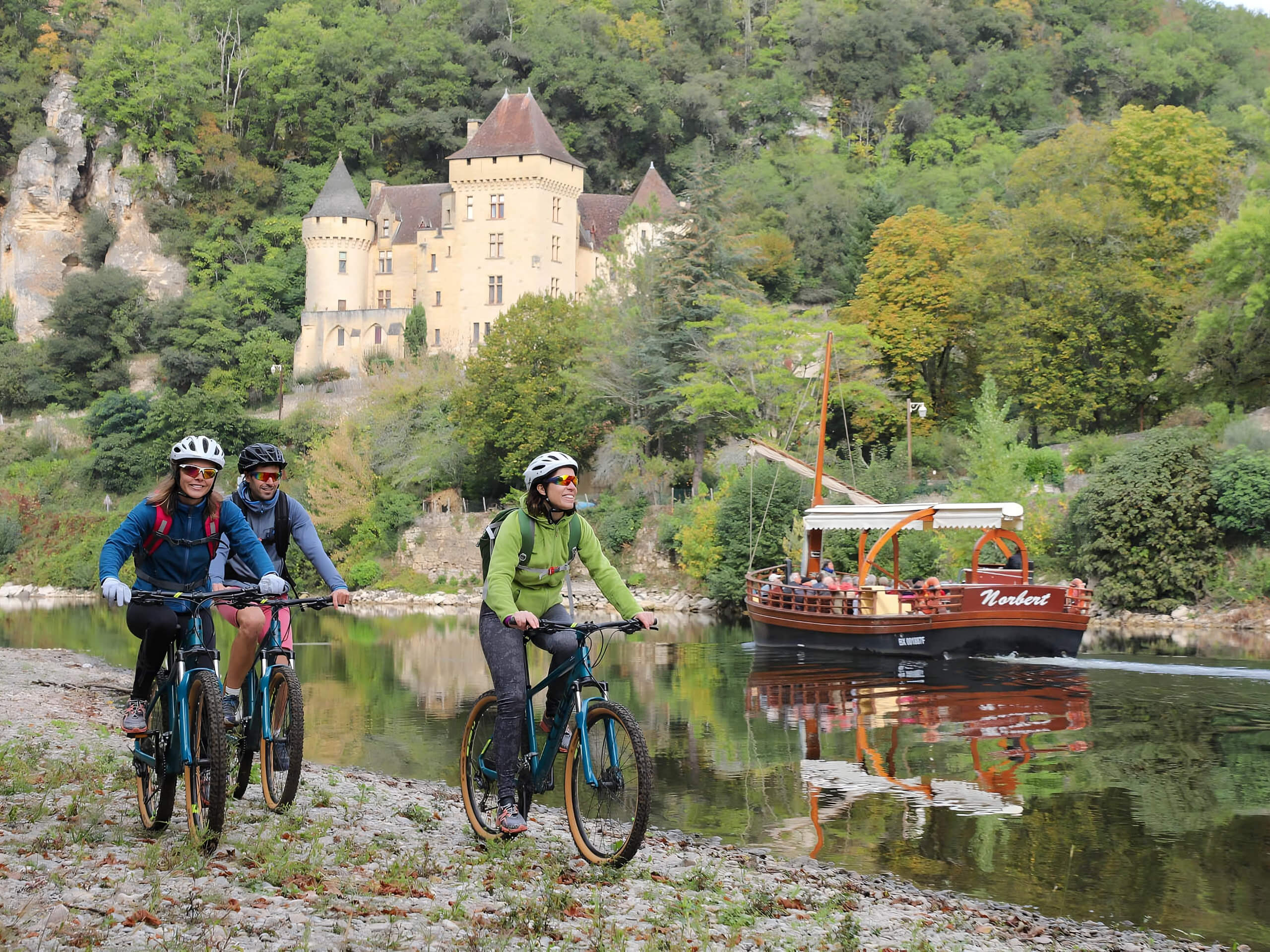 Best of Dordogne & Vézère Valleys Cycling Tour